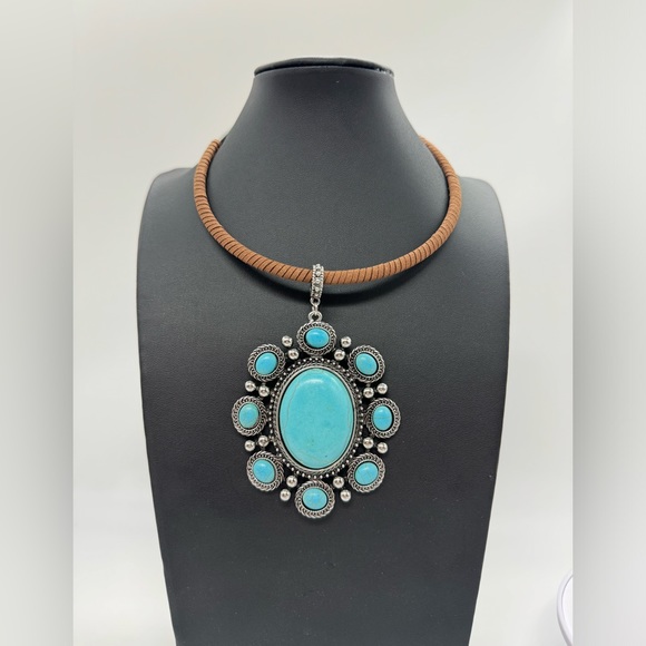 EL by Erica Lyons Turquoise Brown Leather Wrapped Collar Necklace - Picture 4 of 4